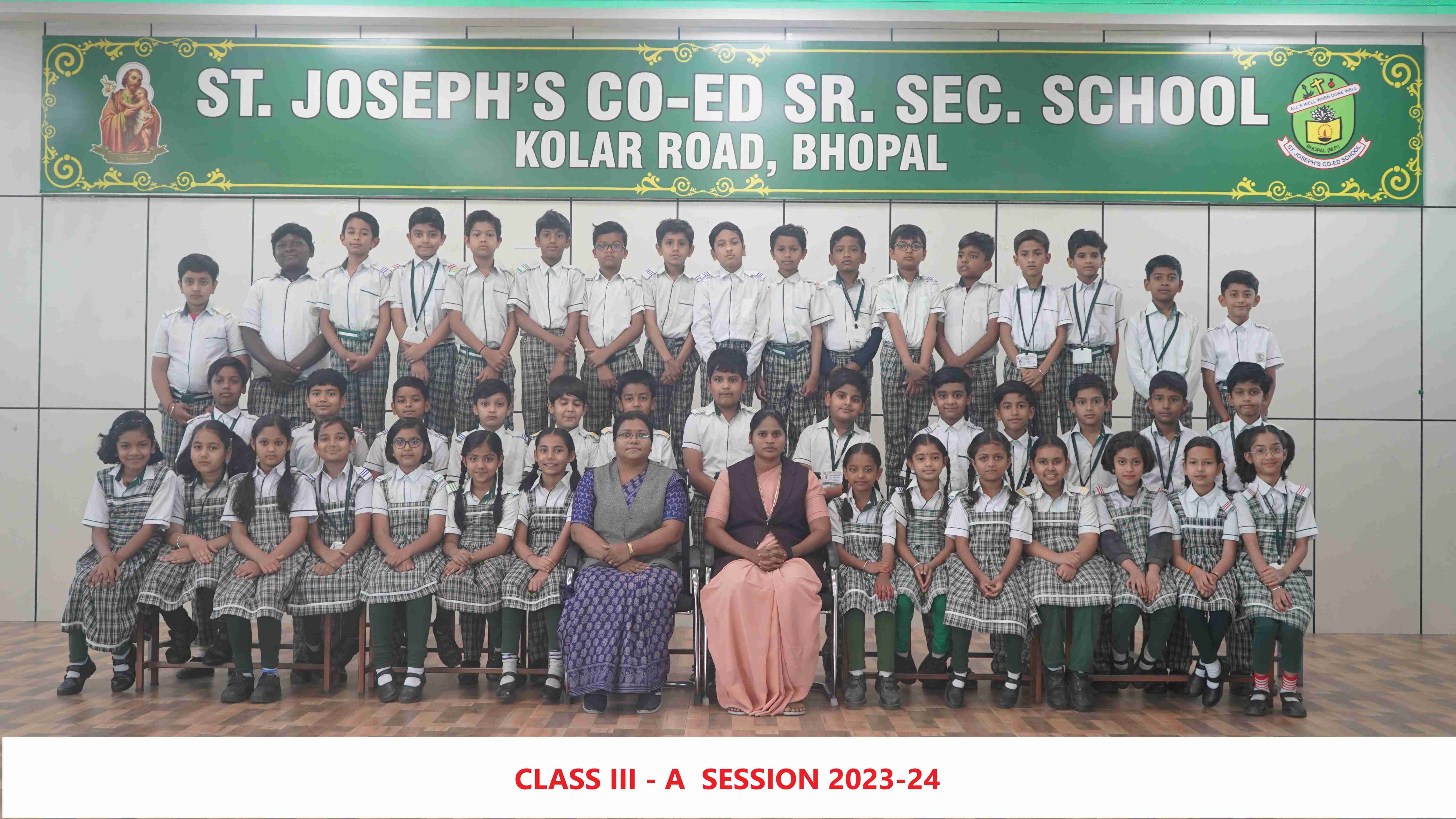 CLASS III & IV GROUP PHOTOGRAH 23-24